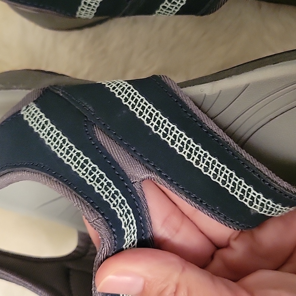 Dr. Scholl's Women's Navy Strappy Sandals. Gel Cushion Size 6M. - Picture 4 of 15